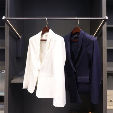 Schlafzimmer-Kleiderstangengerät