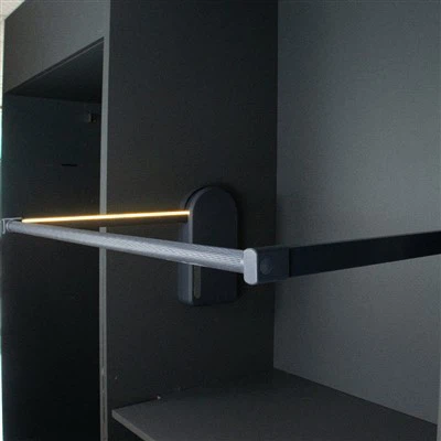 Anhebbare Kleiderstange